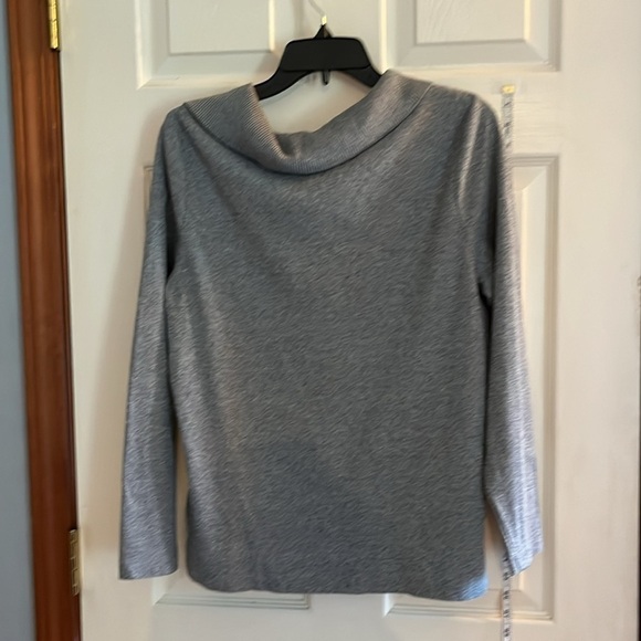 Rafaella-XL-gray-long sleeve sweater with faux leather trim, rib detailing top. - Picture 2 of 12